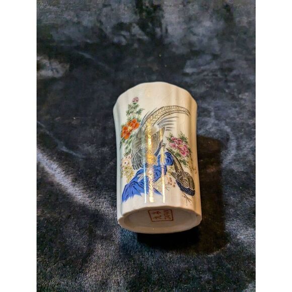 Vintage Japan Gold guild rim vase or cop 4.5 in in height - Picture 7 of 7